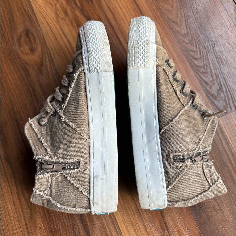 Sneakers - Picture 3 of 5
